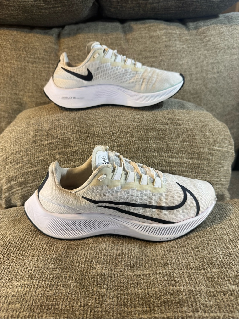 Nike Air Zoom Pegasus 37 Women’s running sneakers White/Black BQ9647-103 Size 7